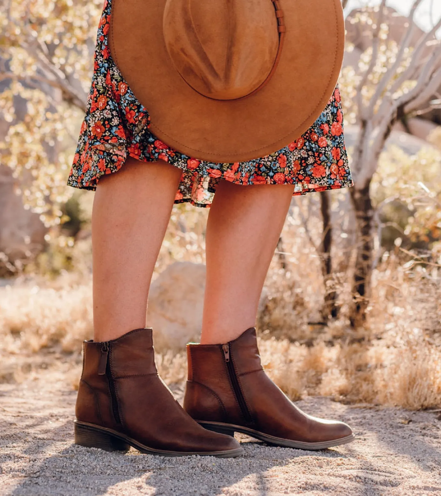 Baretraps Booties^Alona Block Heel Bootie Cognac