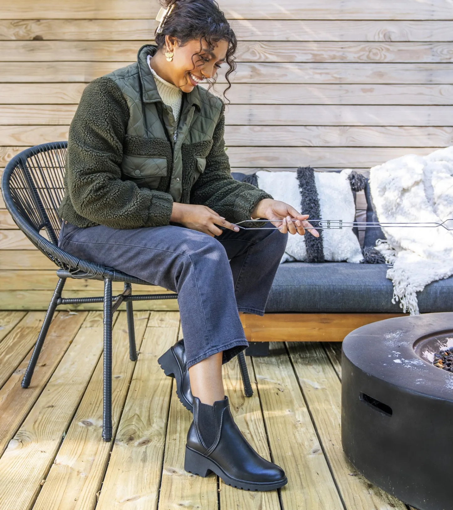 Baretraps Booties^Draya Chelsea Boot Black