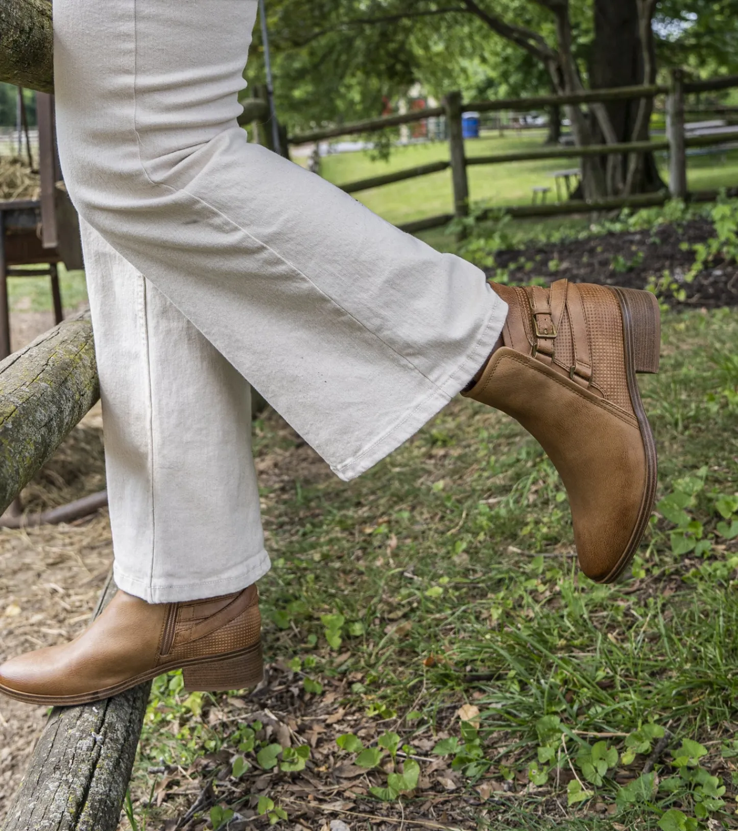 Baretraps Booties^Mackenzie Bootie SaltedCaramel